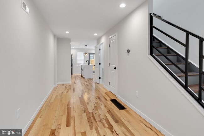 Foto del edificio - 2039 E Letterly St