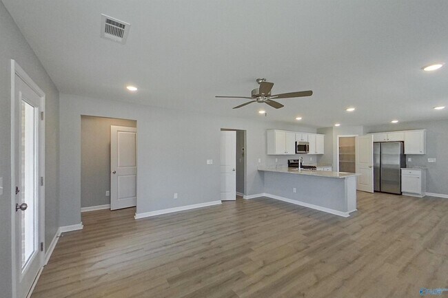 Foto del edificio - 101 Denise Dr