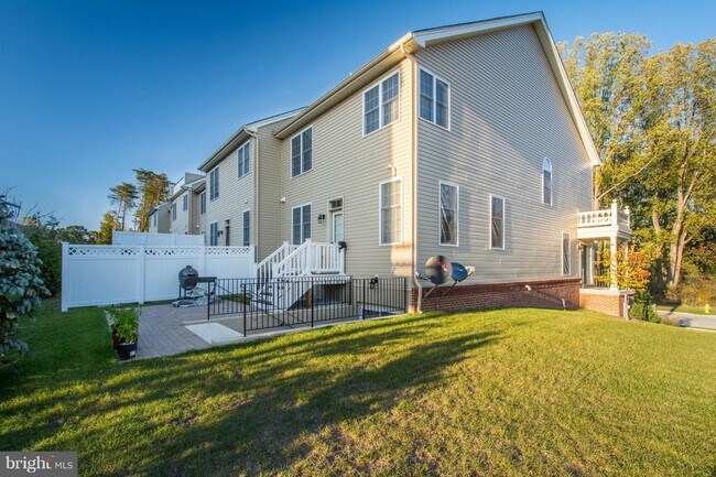 Building Photo - 1318 Grand Canopy Dr