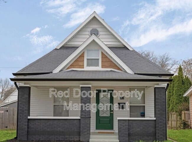 Photo - 843 N Oxford St House