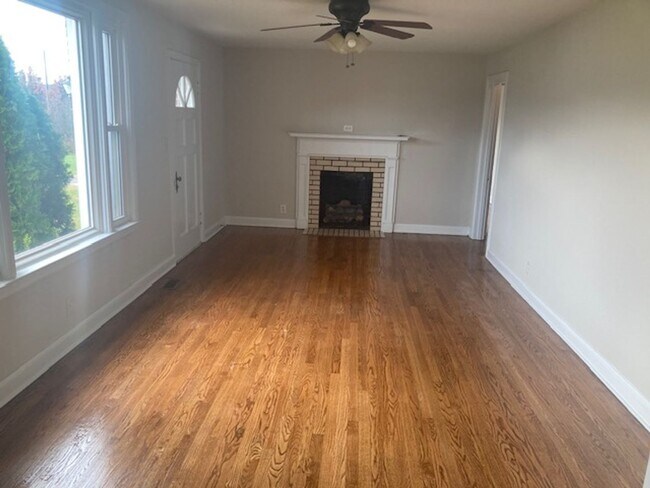Foto del edificio - Auburntown TN - 1700 SF, 3BR/2BA, Full Basement, 2 Car Garage, 1 Acre