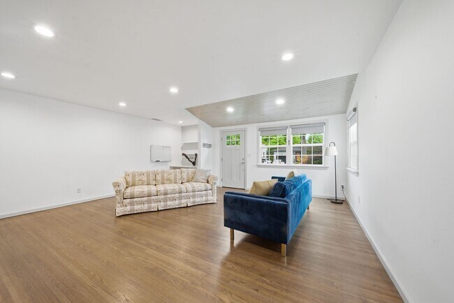 Foto del edificio - Updated 3 Bed, 1 Bath Home for Lease in Prime Midtown Location!