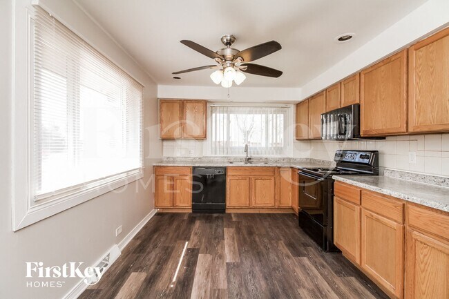 Foto del edificio - 14621 Dorchester Ave