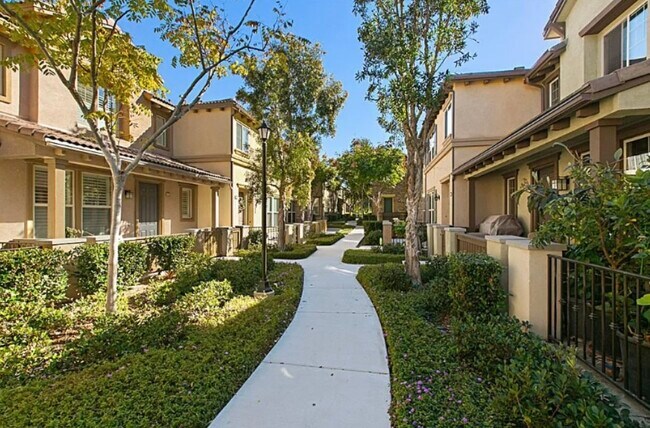 Foto del edificio - 10653 Golden Willow
