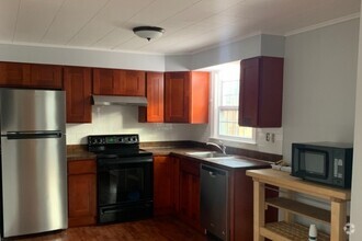 Brand new kitchen - 17 Pine St