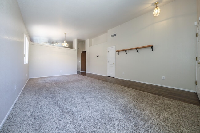 Building Photo - 8070 N Wild Aster Way