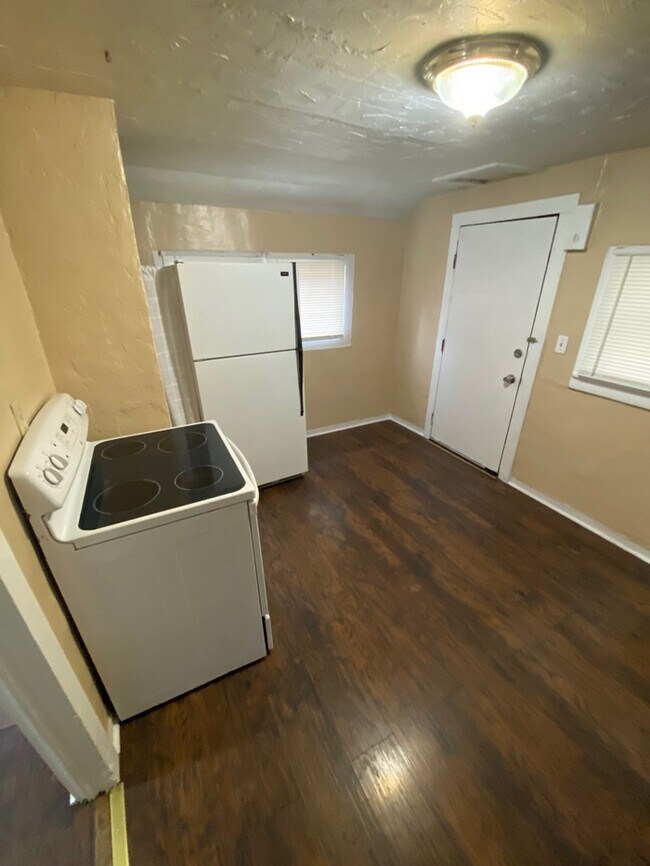 Foto del edificio - Cozy 1 Bed 1 Bath in the North End!