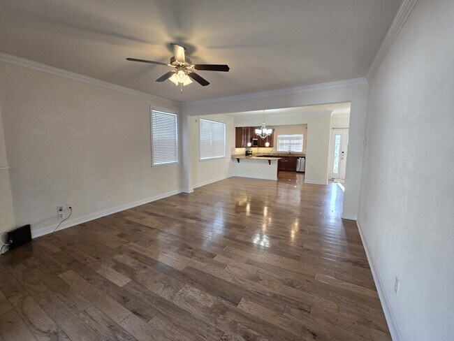 Foto del edificio - 4724 Bruce St