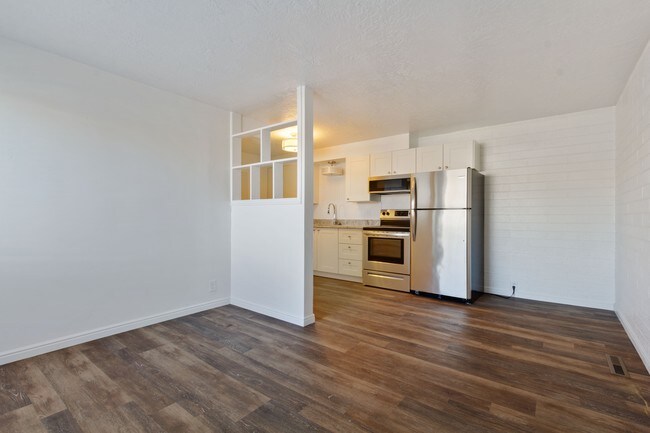 Interior Photo - 24 E 1700 S