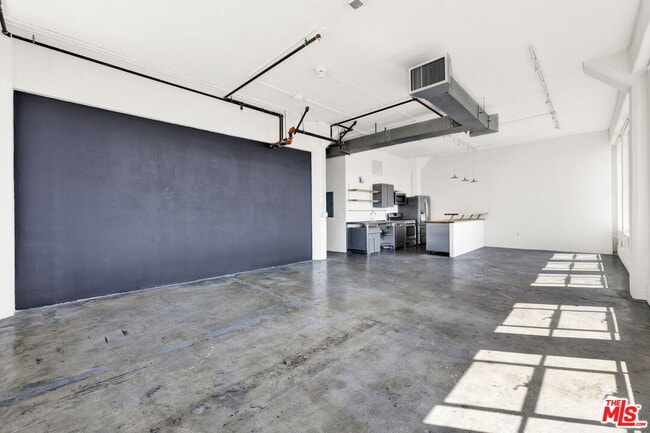 Foto del edificio - 315 E 8th St