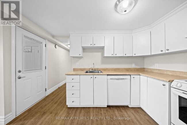 Photo du bâtiment - 6819 Rocque St