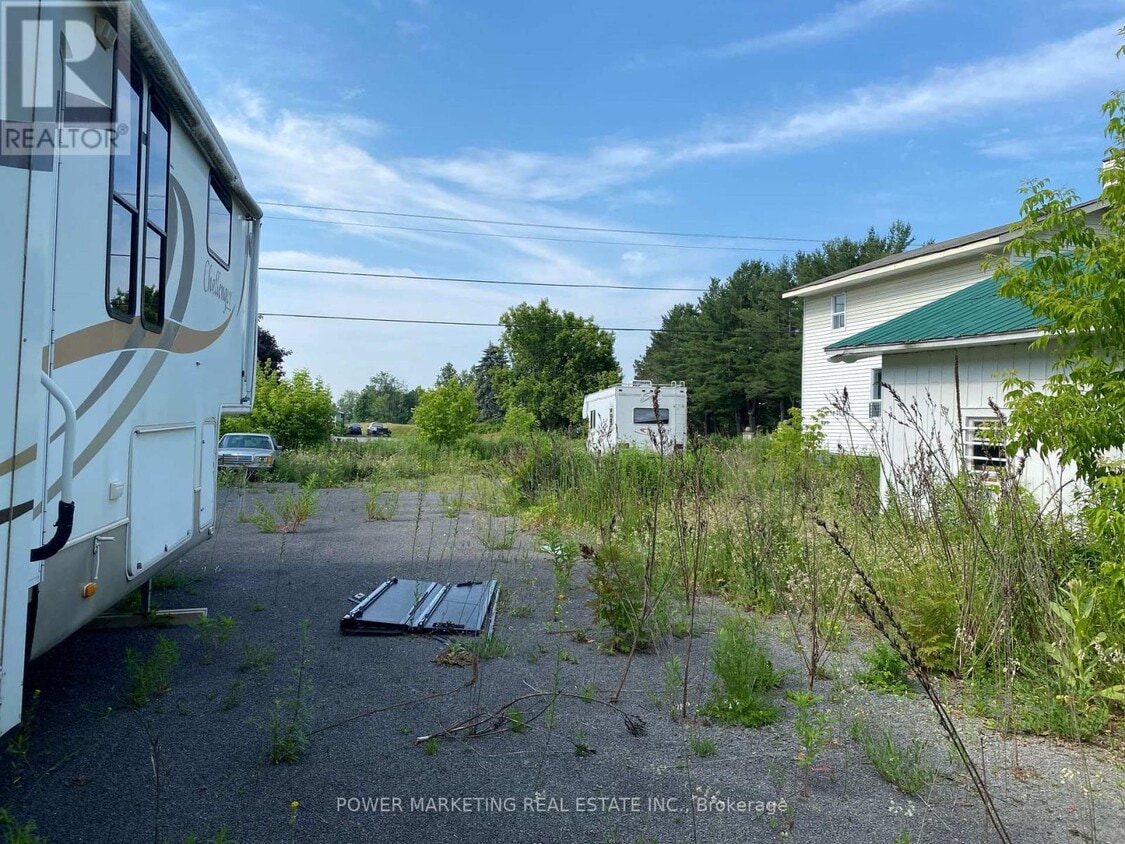 Building Photo - 4075 Navan Rd