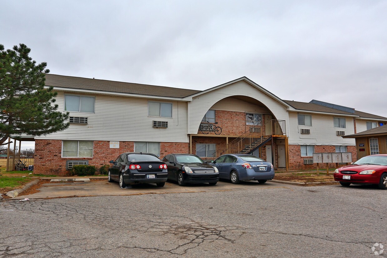 Hillcrest Apartments Oklahoma City Ok Apartments Com