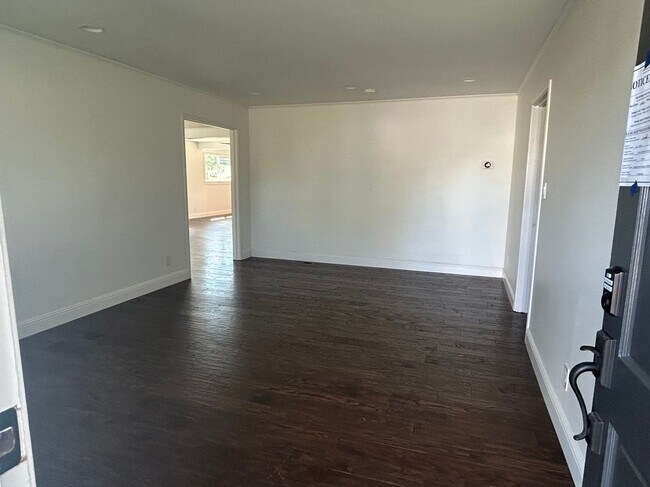Foto del edificio - 3891 Mills Way