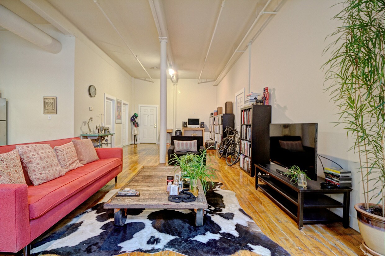 144 Moody St, Waltham, MA 02453 Condo for Rent in Waltham, MA