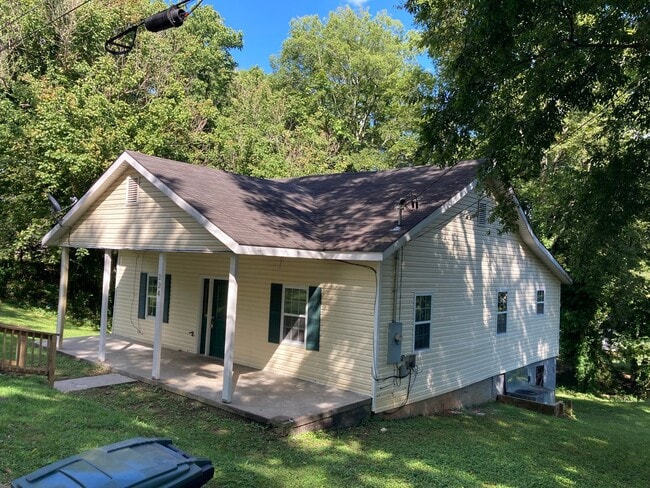 Building Photo - 224 Couper St NE