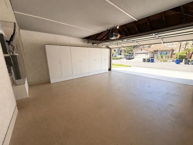 Building Photo - 1732 Sea Pines Rd