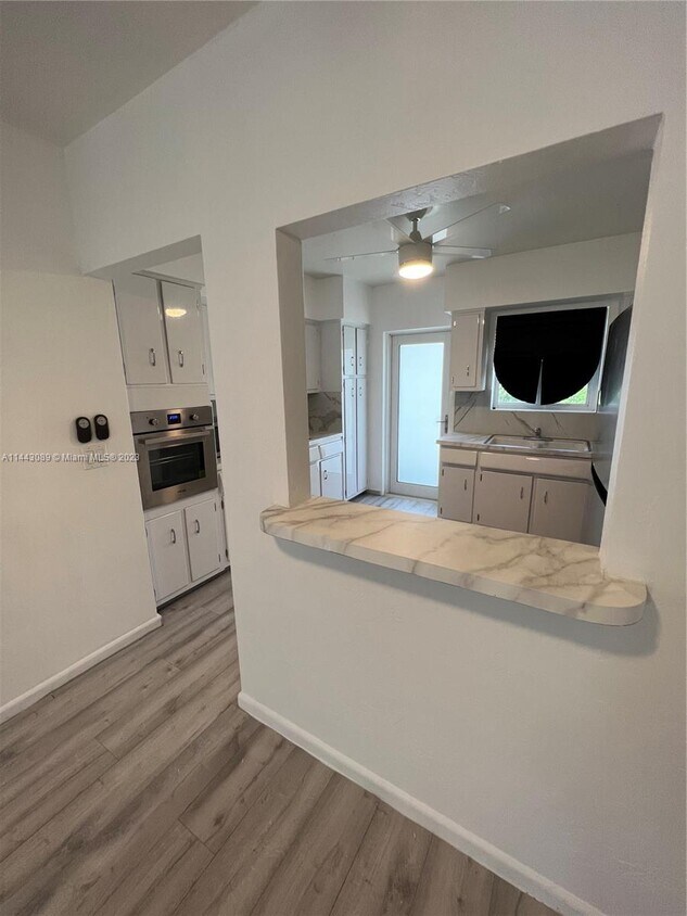 Foto principal - 600 Layne Blvd
