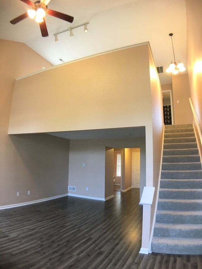 Building Photo - 2396 Meadow Bend Dr