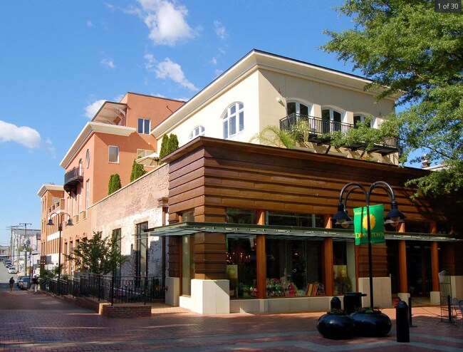 Foto del edificio - 107 1st St S