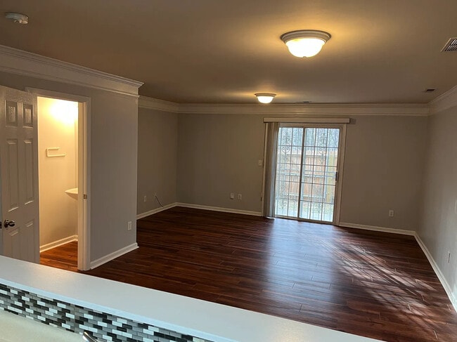 Building Photo - 769 Crestwell Cir SW