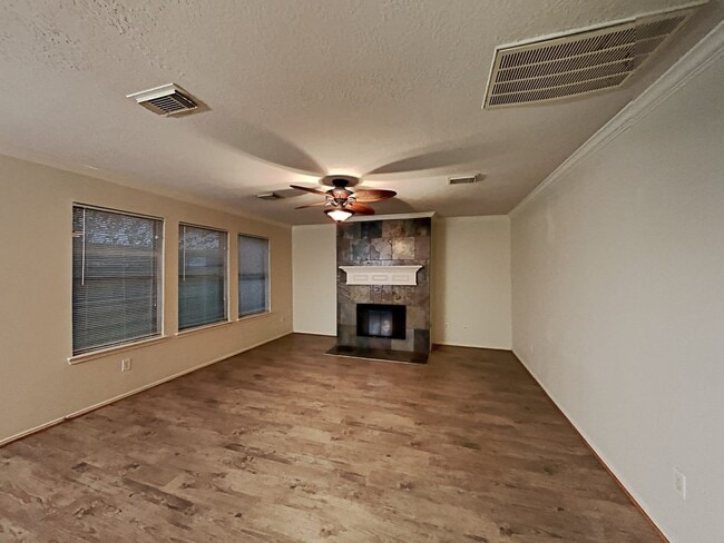 Building Photo - 9818 Golden Prairie Ln