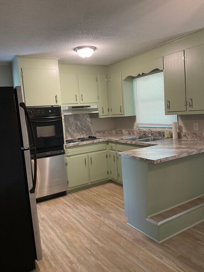 Foto del edificio - Available Now!! Beautiful 3 Bedroom