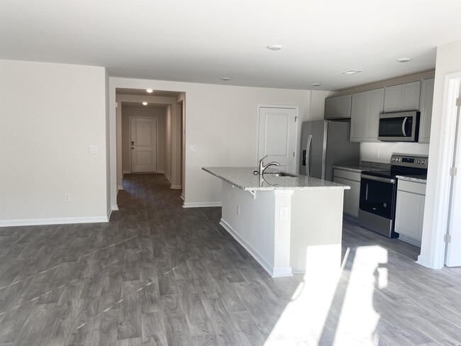 Building Photo - 520 Woodland