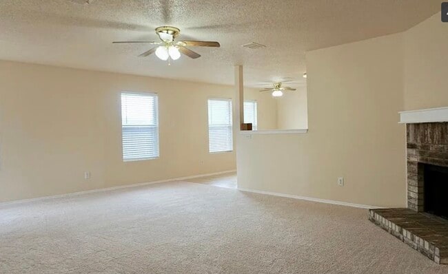 Foto del edificio - 2917 Meadowlark Dr