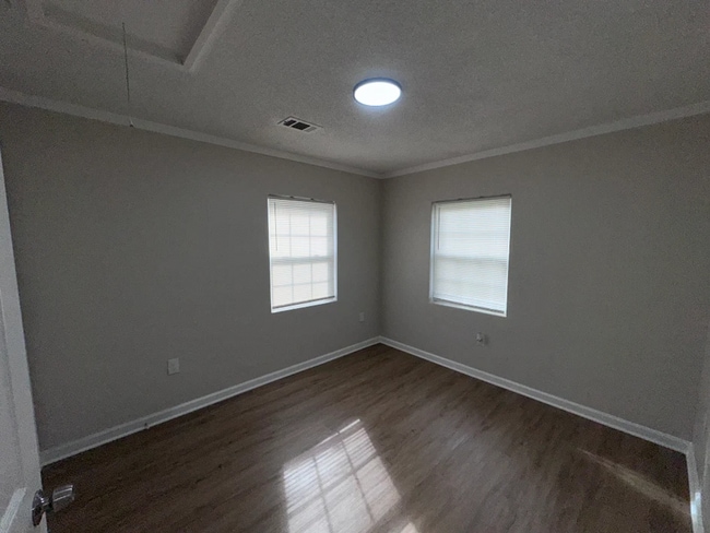 Building Photo - 207 South Ave SE