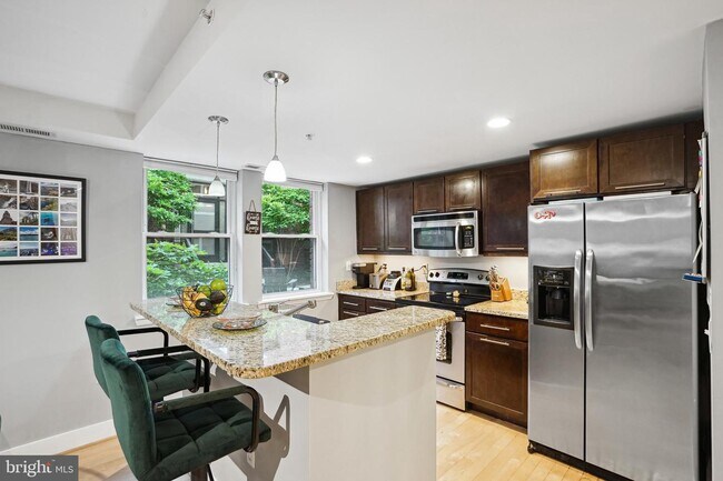 Foto del edificio - 149 W St NW
