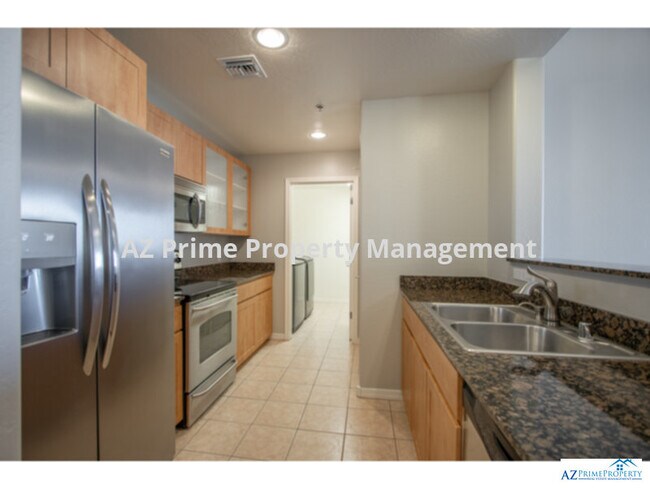 Building Photo - Absolutely stunning and rare opportunity t...