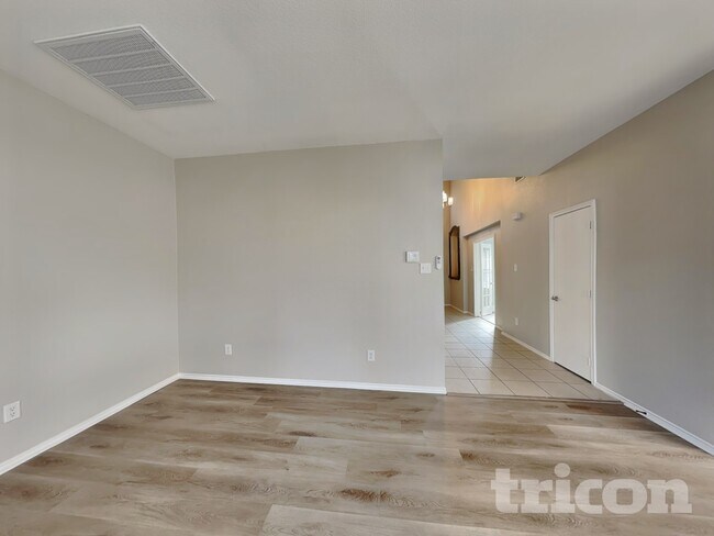 Building Photo - 5825 Show Master Ln