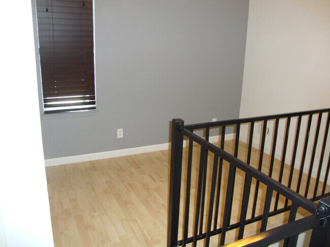 Building Photo - 345 Coleridge Dr
