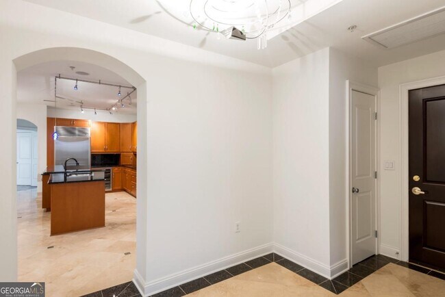 Foto del edificio - 2828 Peachtree Rd NE