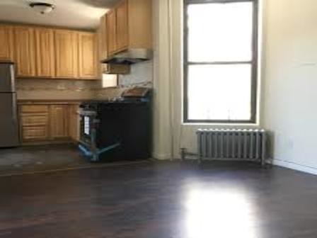Foto principal - 335 E 34th St