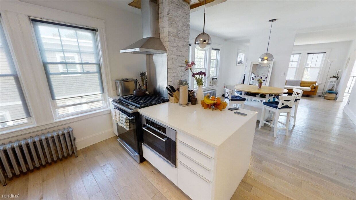 Primary Photo - 2 br, 1 bath Apartment - 11 Stedman St Apt 3