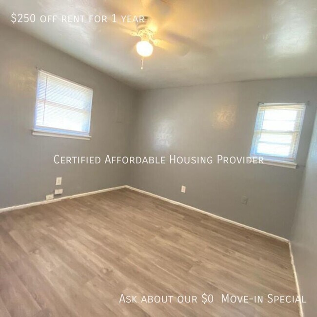 Building Photo - 3412 East 17th-