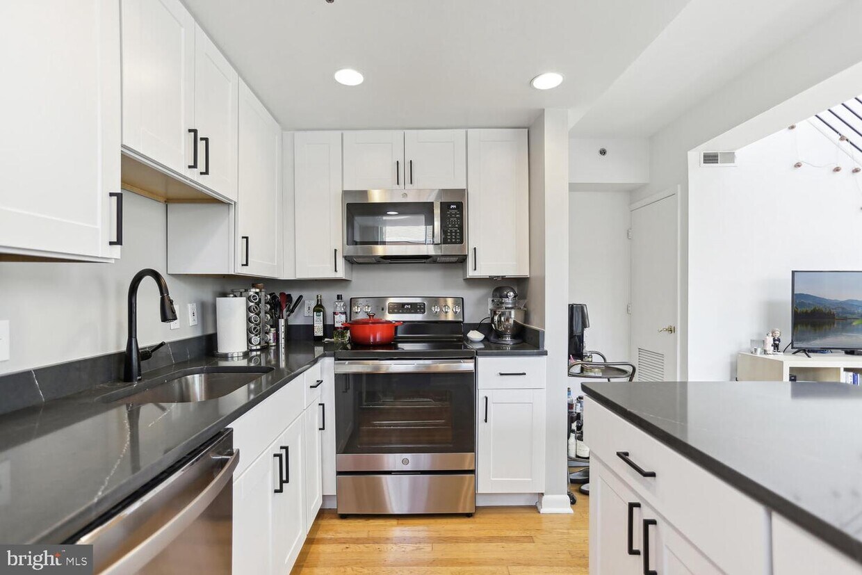 Primary Photo - 1437 Rhode Island Ave NW