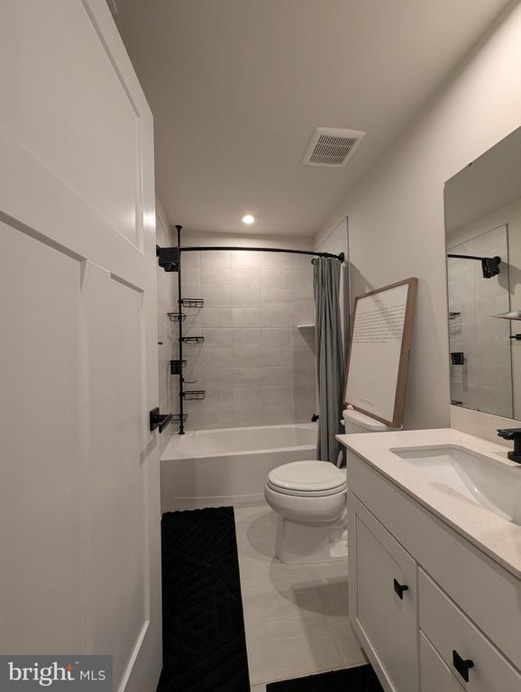 Foto del edificio - 16141 Meadow Glenn Dr