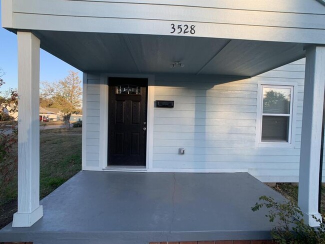 Building Photo - 3528 NW 26th St