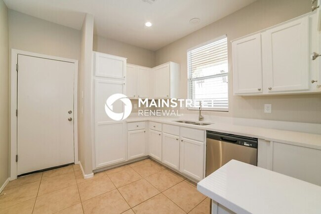 Building Photo - 3 Bedroom Pet-Friendly Home in TOLLESON, AZ with Main Street Renewal