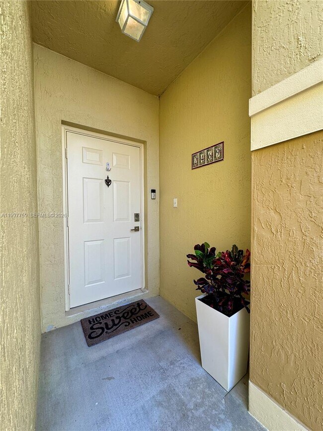 Building Photo - 2469 Cordoba Bend