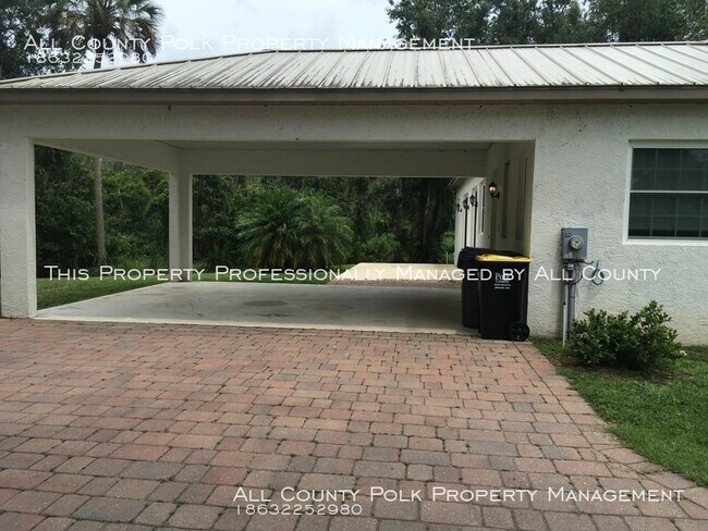 Building Photo - Enjoy Country Living in the Gorgeous 3/2 H...