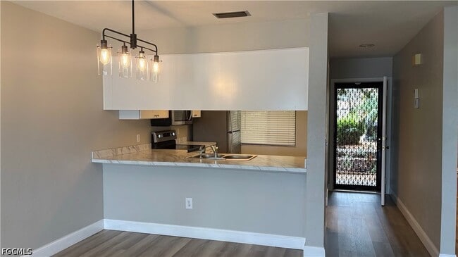 Building Photo - 11060 Caravel Cir
