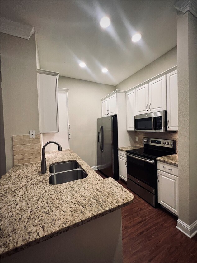 Foto principal - 5353 Memorial Dr