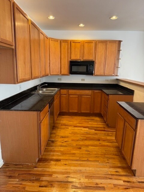 Foto del edificio - 106 N Hamlin Ave