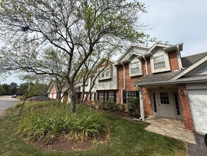 Building Photo - 1312 E Evergreen Dr