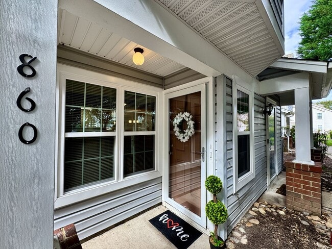 Foto del edificio - Updated 1st Floor/1-Level Condo Available ...