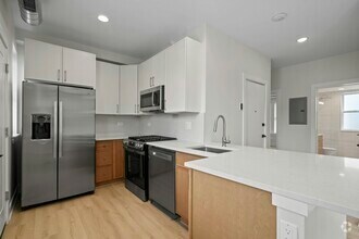 Building Photo - 432 S Maple Ave